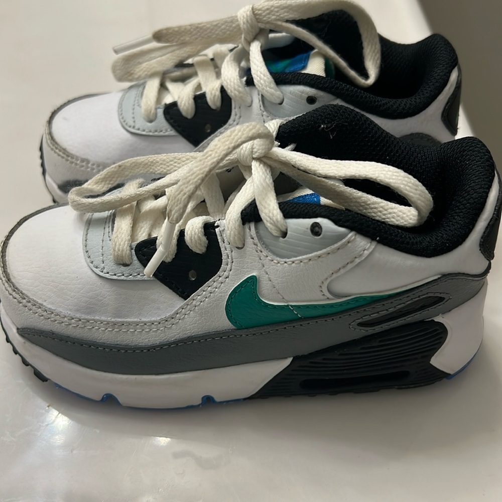 Toddler Nike Air max 90 LTR sneakers, size 9, only worn once